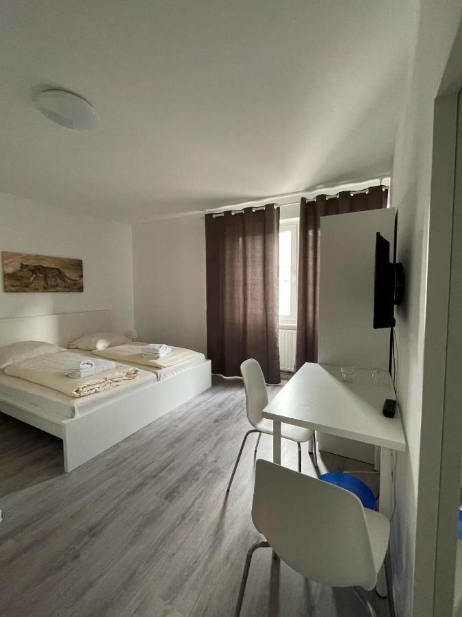 Hotel Tyros Und Gaestehaus Am Weidendamm